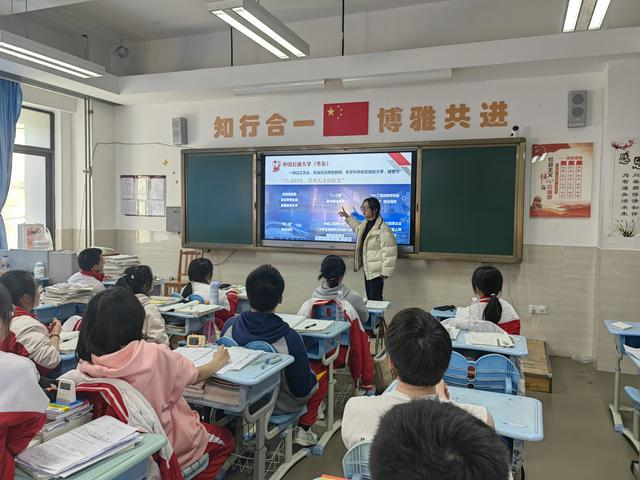 走进了贵州贵安新区北京师范大学附校和贵州贵阳贵州师范大学附属中学