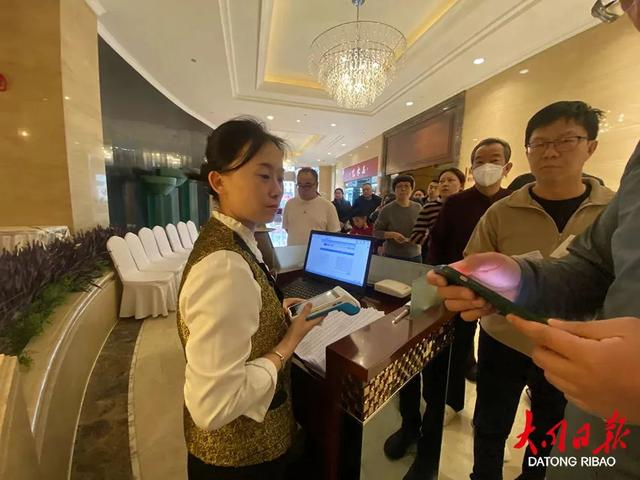 大同酒店客房爆满,"看灯房""观景房"成爆款!|大同市_新浪新闻