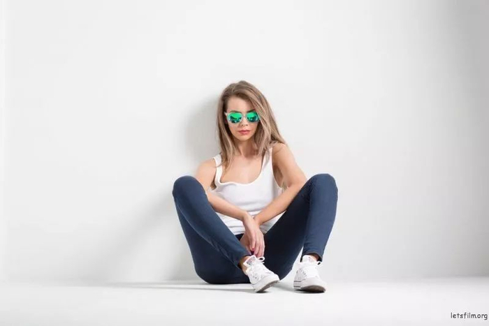 想要照片拍好看,就得学会摆 pose!|镜头_新浪新闻