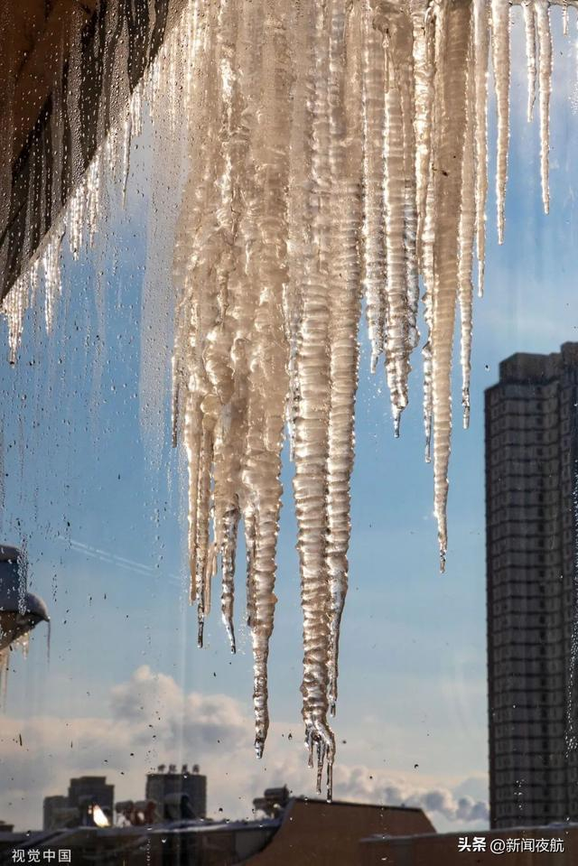 明冰易躲暗溜难防小心从天而降的冰溜子