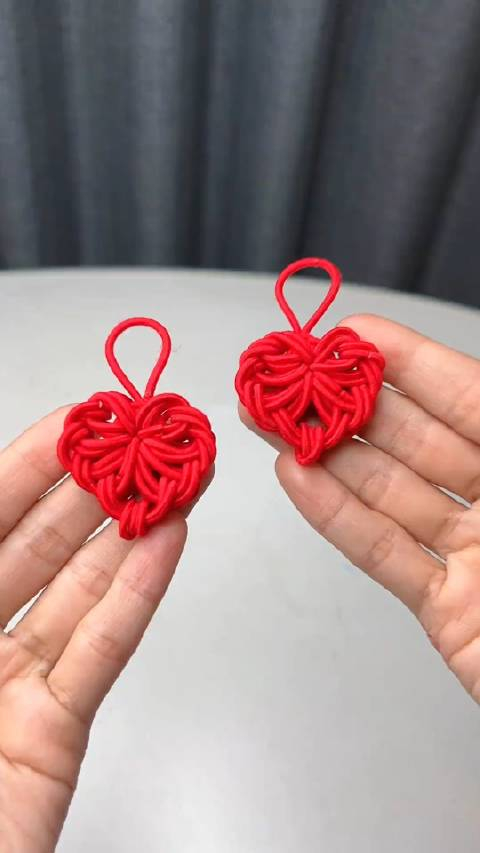用女儿扎头发的皮筋编织立体爱心挂件太好看啦快来试试看吧
