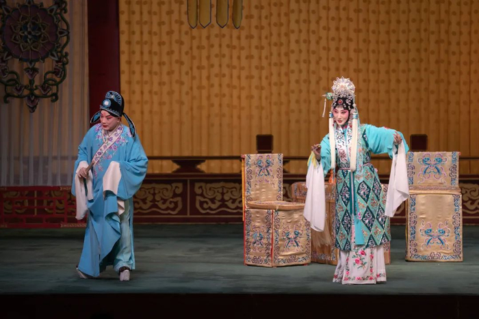 跟着镜头看大戏:情人节看情人戏--京剧《玉簪记》__财经头条