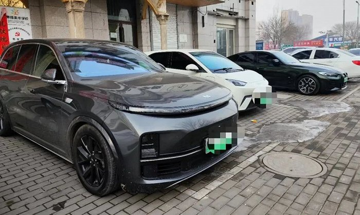 河南安阳街头的新能源车