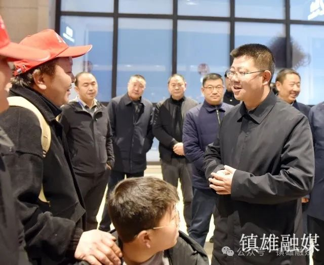 书记到场送行镇雄556人搭乘首趟专列前往浙江江苏