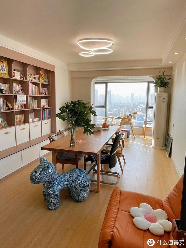 风靡一时的客厅大长桌,为何跌下神坛?只因这5个问题太突出!