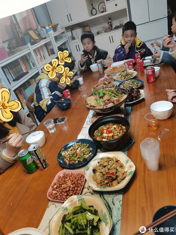 风靡一时的客厅大长桌,为何跌下神坛?只因这5个问题太突出!