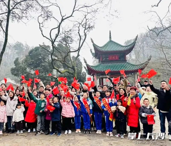 大年初一，岳麓山景区接待游客3万人次。景区供图