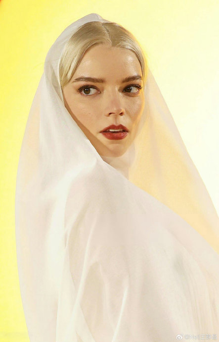 《沙丘2》伦敦首映礼另一位女演员anya|伦敦|沙丘2|穿