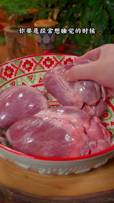 凉拌猪心香辣嫩滑好吃又营养