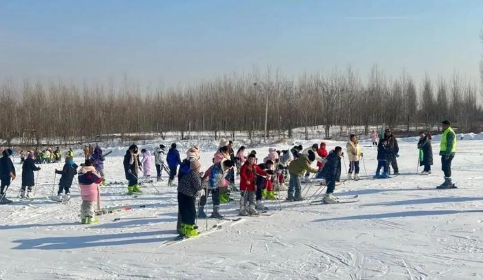 到濟寧過大年丨暢享滑雪的速度與激情