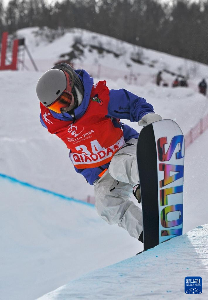 新华社记者 刘坤 摄2月16日,黑龙江队选手刘佳宇在比赛中.