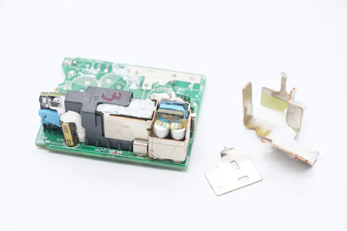 拆解报告vivo120wusbc闪充氮化镓充电器