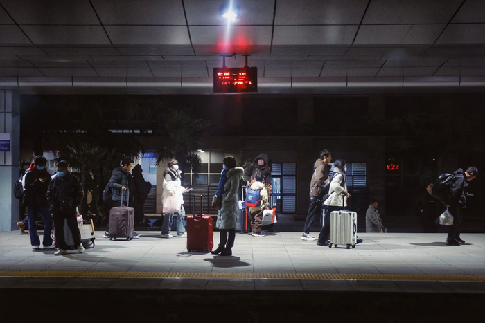 14小时,900公里!"绿皮车"上返京路|列车_新浪新闻