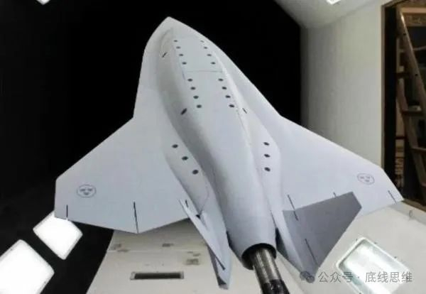 虽然名义上是“无人僚机”，但瑞典的这个风洞模型很可能意味着他们准备加入五代战斗机开发大战