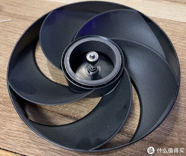 滚珠轴承的狂欢arctic高性能风扇拆解