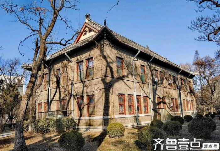 在济南与老舍絮语