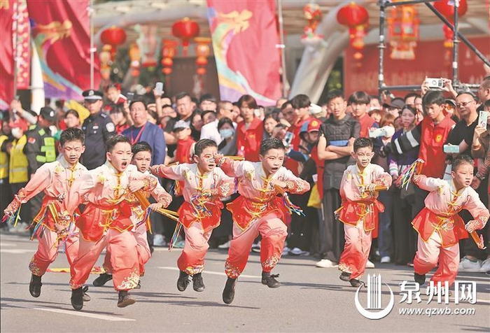 活力四射的少年民俗技艺后继有人年轻一代扛起大旗时隔20年重启的