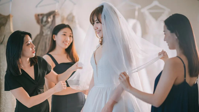 通常,当一次职业伴娘,除了报销往返交通费用外,张澜还能够得到500元