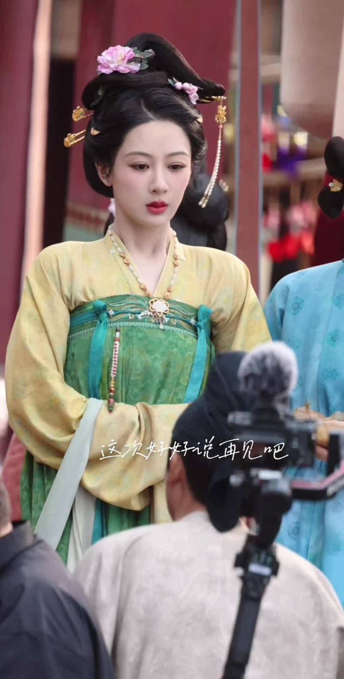 好好看啊杨紫国色芳华最新路透仪态端庄好美呀