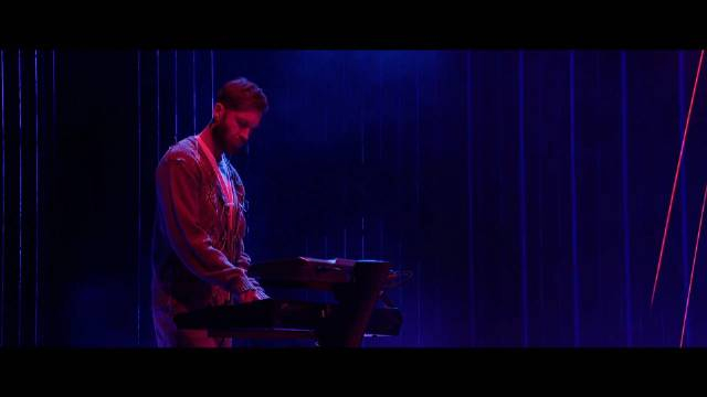 高富帅calvinharris携手ragnboneman做客thegrahamnorton