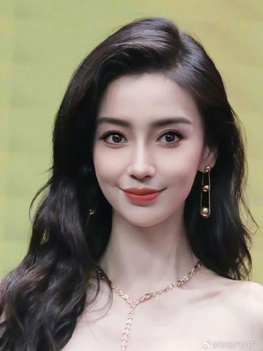 杨颖,刘亦菲,范冰冰外大多数比较参考网红韩国——模版高允真,林珍娜