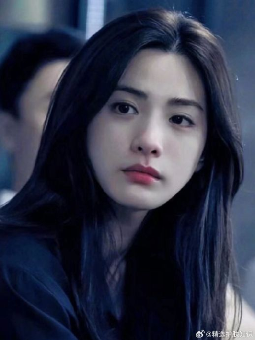 杨颖,刘亦菲,范冰冰外大多数比较参考网红韩国——模版高允真,林珍娜