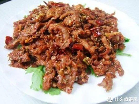 小貼士:1,羊肉片容易炒熟,調味料和配料一定快速加入,翻炒均勻.