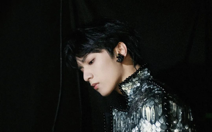 刘耀文还没红就飘了张艺兴开始搞女团baby复刻lisa路线杨紫被黑杨超越