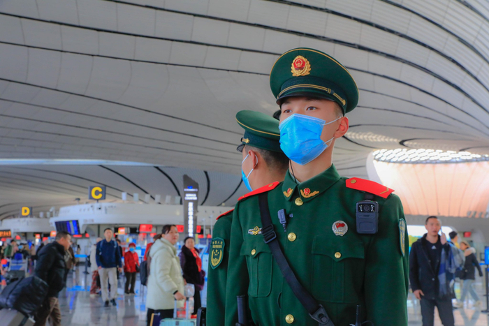 春运返程高峰,武警官兵为您守护|春运|北京市|旅客_新浪新闻