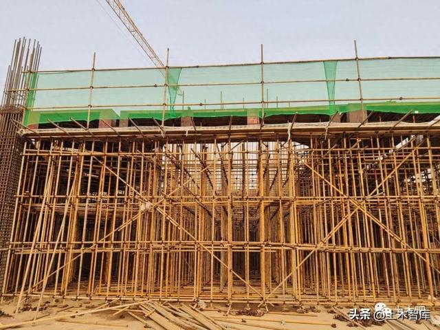 不同:设计起拱,施工起拱|设计_新浪新闻