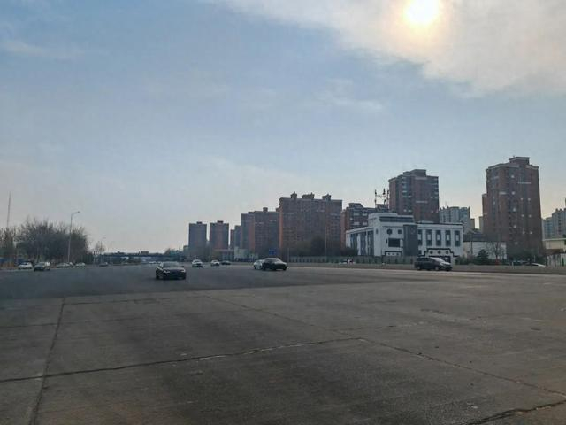 京开高速西红门主站进京方向保持畅通/记者拍摄