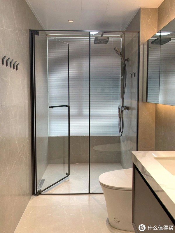 现如今卫生间做地暖的越来越多了,有些只做干区,如马桶和洗漱区,淋浴