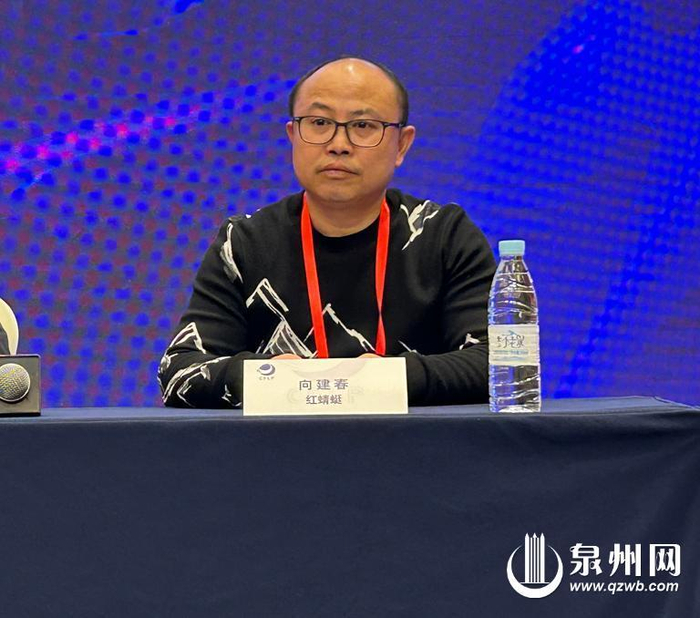 邱国强 卡尔美体育物流总监董俊杰 特步物流中心副总监如今,不论是