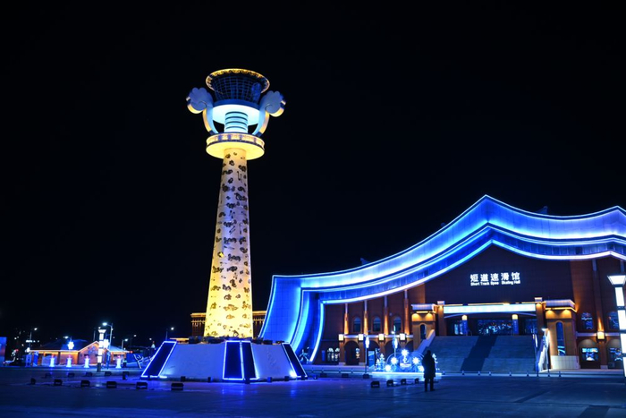 “十四冬”主火炬塔。 新华社记者连振 摄