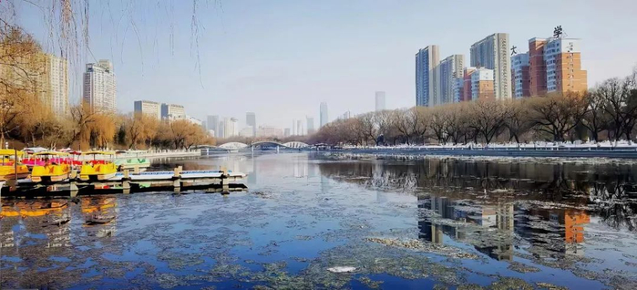 《冰融水动春怡梦》沈阳晚报影像俱乐部会员摄