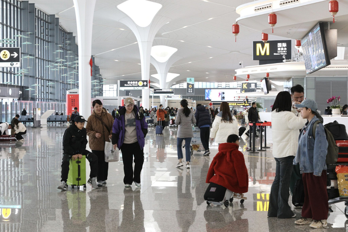2024年春运期间，杭州机场保障旅客出行。  图源：杭州机场