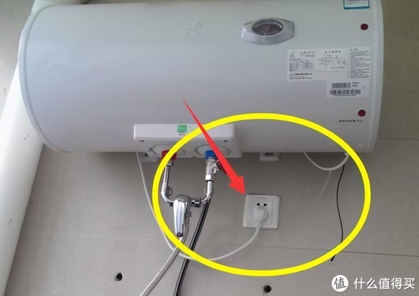 洗澡时热水器要断电吗维修工人别拿生命开玩笑