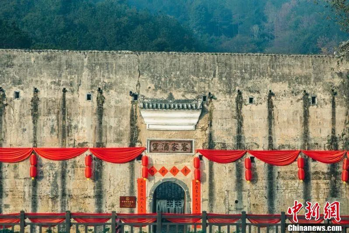 图为江西赣州龙南市的客家酒堡围屋。刘力鑫 摄