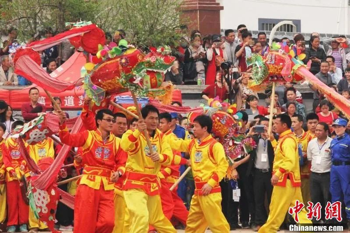 图为南康横寨客家唱船活动。杨晓明 摄