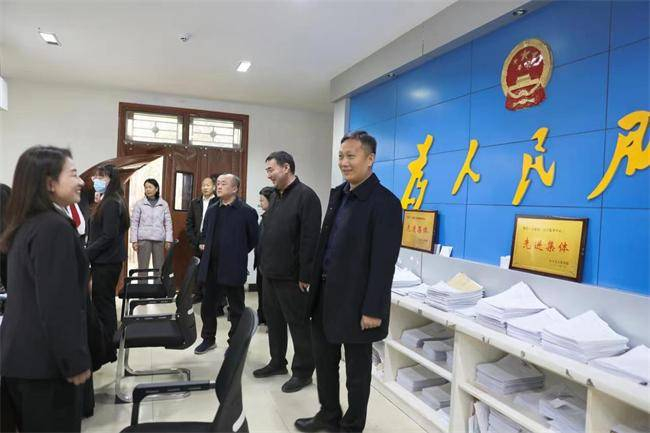 宝丰法院领导节后走访慰问全院干警|干警|宝丰|法院_新浪新闻
