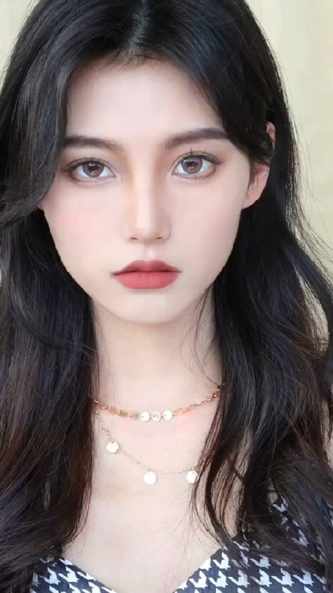 低饱和度辣妹妆妆容教程,亚裔小烟熏眼妆太好看了吧!