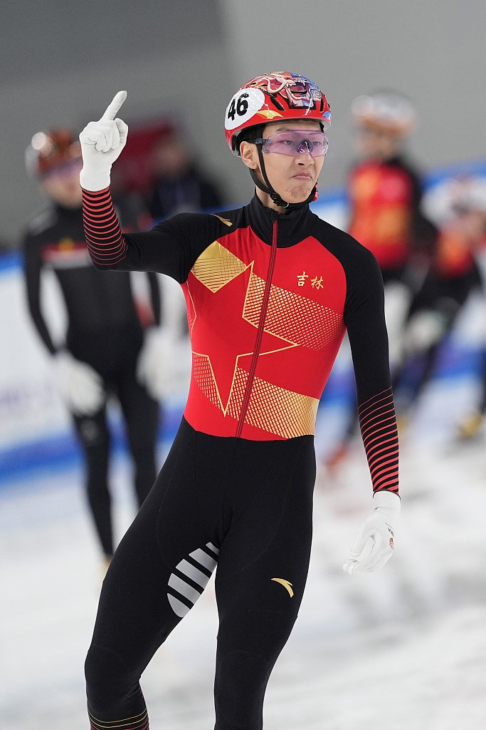 孙龙在比赛中。