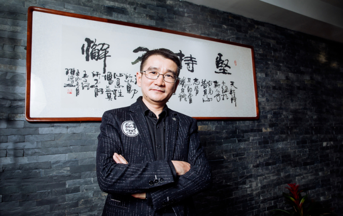 作者:周欣樾来源:21世纪商业评论(id:weixin21cbr)良乓荒,"松鼠老爹