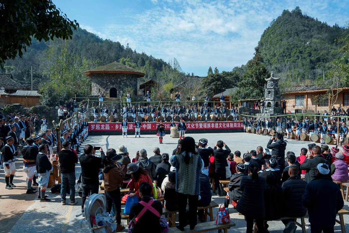 荔波:各地游客春节打卡 "瑶"味十足的瑶山古寨|瑶族|游客|荔波_新浪