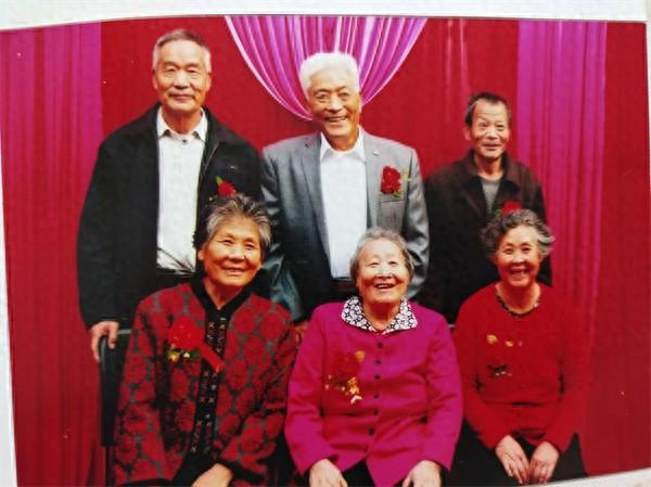 三连襟亲如兄弟几十年