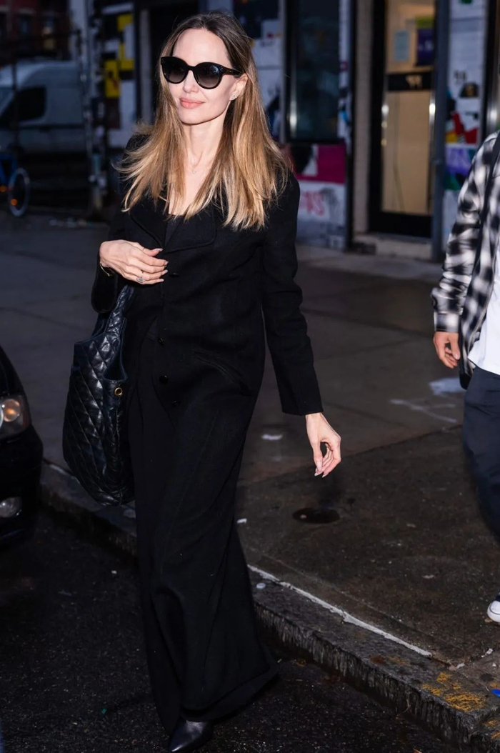 开年的霸气感,请交给女装大佬风|女装大佬_新浪新闻