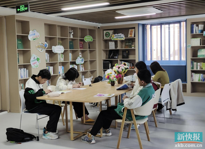 盐鸿镇党群服务中心成了群众"第二个家"|春节|乡村振兴_新浪新闻