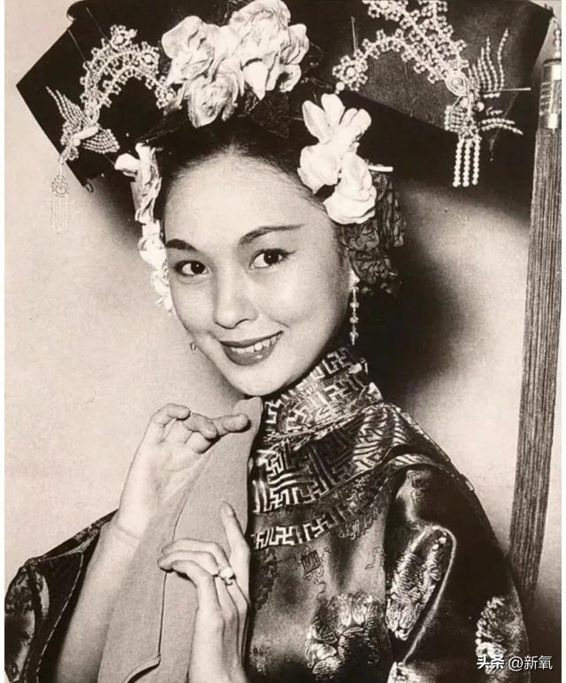 他的第二任妻子,是香港女明星陈美琴.