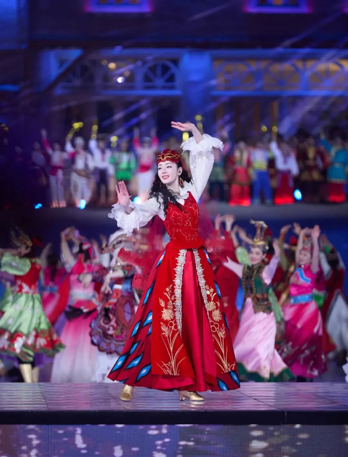 新疆的"无价之宝"竟然是ta|艾德|新疆|迪丽热巴_新浪新闻