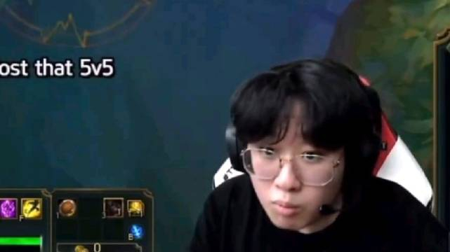 zeus插眼插歪后的表情twimaenggoostone